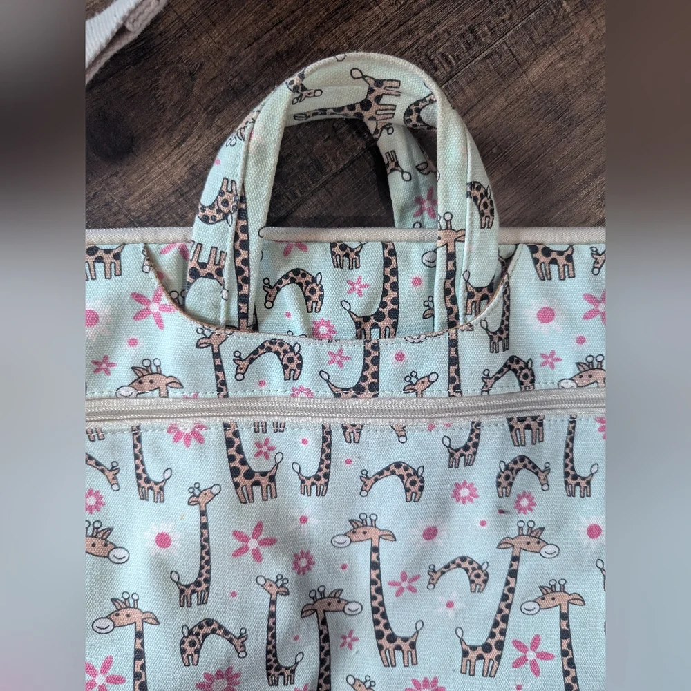 Dachee Multicolor Giraffe Print Laptop Bag - Pockets & Adjustable Shoulder Strap